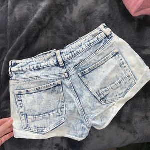 Kendall & Kylie teacup shorts